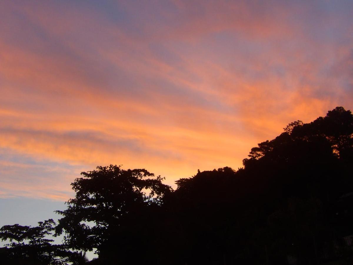 Suite Som Do Mar Da Vermelha Do Centro Ubatuba Dış mekan fotoğraf